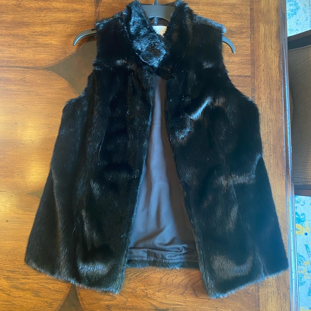 💥NWT💥 Chico’s Black Faux Fur Vest